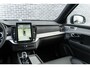 Volvo XC90 T8 Plug-in hybrid AWD Ultra Dark Exec. Ed. | Google | Long Range | Bowers & Wilkins Audio | Memory | Luchtvering | Stoelventilatie | Massage | Panoramadak | Gelamineerde Zijruiten Rondom | Nappa Lederen Bekleding | Zwarte Hemelbekleding | Keyless | Getint Glas | Stoel-/Stuurverwarming | Zitverlenging | Elek. Achterklep | 22" LM