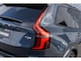 Volvo XC90 T8 Plug-in hybrid AWD Ultra Dark Exec. Ed. | Google | Long Range | Bowers & Wilkins Audio | Memory | Luchtvering | Stoelventilatie | Massage | Panoramadak | Gelamineerde Zijruiten Rondom | Nappa Lederen Bekleding | Zwarte Hemelbekleding | Keyless | Getint Glas | Stoel-/Stuurverwarming | Zitverlenging | Elek. Achterklep | 22" LM