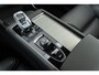 Volvo XC90 T8 Plug-in hybrid AWD Ultra Dark Exec. Ed. | Google | Long Range | Bowers & Wilkins Audio | Memory | Luchtvering | Stoelventilatie | Massage | Panoramadak | Gelamineerde Zijruiten Rondom | Nappa Lederen Bekleding | Zwarte Hemelbekleding | Keyless | Getint Glas | Stoel-/Stuurverwarming | Zitverlenging | Elek. Achterklep | 22" LM
