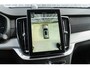 Volvo XC90 T8 Plug-in hybrid AWD Ultra Dark Exec. Ed. | Google | Long Range | Bowers & Wilkins Audio | Memory | Luchtvering | Stoelventilatie | Massage | Panoramadak | Gelamineerde Zijruiten Rondom | Nappa Lederen Bekleding | Zwarte Hemelbekleding | Keyless | Getint Glas | Stoel-/Stuurverwarming | Zitverlenging | Elek. Achterklep | 22" LM