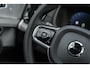 Volvo XC90 T8 Plug-in hybrid AWD Ultra Dark Exec. Ed. | Google | Long Range | Bowers & Wilkins Audio | Memory | Luchtvering | Stoelventilatie | Massage | Panoramadak | Gelamineerde Zijruiten Rondom | Nappa Lederen Bekleding | Zwarte Hemelbekleding | Keyless | Getint Glas | Stoel-/Stuurverwarming | Zitverlenging | Elek. Achterklep | 22" LM