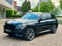 BMW X3 XDrive30e High Executive|M Pakket|Camera|HUD|Trekhaak|CarPlay|Zwart-Zwart