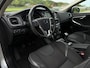 Volvo V40 2.0 D2 Momentum Business | EXPORT | Harman & Kardon | H-Leder | Navi | Clima | 16" Velgen | PDC | Cruise | LED | 6 Versn