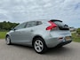 Volvo V40 2.0 D2 Momentum Business | EXPORT | Harman & Kardon | H-Leder | Navi | Clima | 16" Velgen | PDC | Cruise | LED | 6 Versn