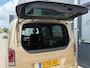 Mercedes-Benz V-klasse 300d Lang Exclusive AMG Pano, ACC, Apple Carplay, Elek Stoelen, Stoelverwarming, Stuurverwarming, 360° Cam