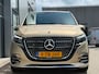 Mercedes-Benz V-klasse 300d Lang Exclusive AMG Pano, ACC, Apple Carplay, Elek Stoelen, Stoelverwarming, Stuurverwarming, 360° Cam