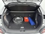 Hyundai Kona Electric EV PREMIUM 64 kWh | 3- FASE | NAVI | CLIMA | ADAPT. CRUISE | CAMERA | HUD | LEDER | STUUR- & STOELVERWARMING | WARMTEPOMP | PRIVACY GLASS | WLTP 481 KM! |