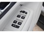 Volvo V60 Cross Country B5 250PK Automaat AWD Pro / Adaptive Cruise Control / Bowers & Wilkins / 360 Graden Camera / Elektrisch glazen schuif-kanteldak / Head-up Display / Nappa leer met stoelventilatie / Massagefunctie voorstoelen / Elektrisch verstelbare stoelen met geheugen / Stoelverw. / Stuurverw. / Trekhaak