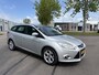 Ford Focus Wagon 1.0i EcoBoost Edition Plus 6-Bak 126 PK. Mooie en als nieuw rijdende auto !!! Distributieriem en waterpomp vervangen bij 239.000 KM in maart 2025 !!