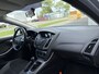 Ford Focus Wagon 1.0i EcoBoost Edition Plus 6-Bak 126 PK. Mooie en als nieuw rijdende auto !!! Distributieriem en waterpomp vervangen bij 239.000 KM in maart 2025 !!