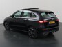 Mercedes-Benz B-klasse 250 e Luxury Line | Beige bekleding | Panoramadak | Trekhaak | Verwarmd stuur | Elektrische achterklep |