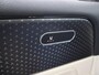 Mercedes-Benz B-klasse 250 e Luxury Line | Beige bekleding | Panoramadak | Trekhaak | Verwarmd stuur | Elektrische achterklep |