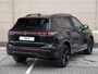 Volkswagen Tiguan R-Line Edition 1.5 eHybrid 200 kW / 272 PK SUV 6 v | Trekhaak | Panorama | Head Up | Black Style | 360 Camera | LED Matrix | Travel Assist | Stuur en Stoelverwarming | 20 inch |