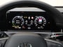 Volkswagen Tiguan R-Line Edition 1.5 eHybrid 200 kW / 272 PK SUV 6 v | Trekhaak | Panorama | Head Up | Black Style | 360 Camera | LED Matrix | Travel Assist | Stuur en Stoelverwarming | 20 inch |