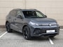 Volkswagen Tiguan R-Line Edition 1.5 eHybrid 204 PK | Navigatie | Trekhaak | LED Matrix | Black style | Panoramadak |