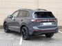 Volkswagen Tiguan R-Line Edition 1.5 eHybrid 204 PK | Navigatie | Trekhaak | LED Matrix | Black style | Panoramadak |