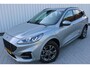 Ford Kuga 2.5 PHEV ST-Line | Incl. 12 maanden garantie | Virtual cockpit | DAB+ | Navigatie | Achteruitrijcamera | Apple carplay/ Android auto | Zwart hemel | 18" velgen | Parkeersensoren voor en achter | Keyless entry & go |