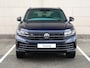 Volkswagen Touareg R Edition 3.0 eHybrid 462 PK Panoramadak | Trekhaak | 22" inch velgen | Navigatie | Lederen bekleding |