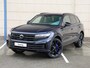 Volkswagen Touareg R Edition 3.0 eHybrid 462 PK Panoramadak | Trekhaak | 22" inch velgen | Navigatie | Lederen bekleding |