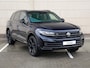 Volkswagen Touareg R Edition 3.0 eHybrid 462 PK Panoramadak | Trekhaak | 22" inch velgen | Navigatie | Lederen bekleding |