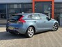 Volvo V40 1.6 T3 Kinetic / Trekhaak / Zomer + Winterset / Stoelverwarming / Cruise Control /