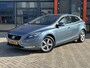 Volvo V40 1.6 T3 Kinetic / Trekhaak / Zomer + Winterset / Stoelverwarming / Cruise Control /