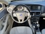 Volvo V40 1.6 T3 Kinetic / Trekhaak / Zomer + Winterset / Stoelverwarming / Cruise Control /