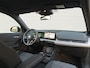 BMW iX1 xDrive30 - Trekhaak - Driving + Parking Ass - Stoelverwarming - Adaptief onderstel