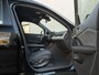 BMW iX1 xDrive30 - Trekhaak - Driving + Parking Ass - Stoelverwarming - Adaptief onderstel