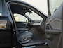 BMW iX1 xDrive30 - Trekhaak - Driving + Parking Ass - Stoelverwarming - Adaptief onderstel