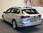 Volkswagen Golf VARIANT 1.0 eTSI LIFE NAVIGATIE ADAPTIVE CRUISE CONTROL ELEK. VERST. BESTUURDERSSTOEL MET MASSAGE APPLE CARPLAY /ANDROID RIJSTROOKSENSOREN ZEER MOOI !!