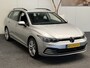 Volkswagen Golf VARIANT 1.0 eTSI LIFE NAVIGATIE ADAPTIVE CRUISE CONTROL ELEK. VERST. BESTUURDERSSTOEL MET MASSAGE APPLE CARPLAY /ANDROID RIJSTROOKSENSOREN ZEER MOOI !!