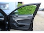 Audi A6 Avant 40 TDI S edition | Incl. 12 maanden Garantie | Panorama dak | Elektrisch wegklapbare trekhaak | Elektrisch verstelbare stoelen met memory | Elektrische kofferbakklep | Keyless entry/start | Stoelverwarming | Adaptive cruise | Navigatie | Schuif/kantel dak | Head-up Display | Dodehoekdetectie | Draadloze telefoonlader |