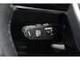 Audi A6 Avant 40 TDI S edition | Incl. 12 maanden Garantie | Panorama dak | Elektrisch wegklapbare trekhaak | Elektrisch verstelbare stoelen met memory | Elektrische kofferbakklep | Keyless entry/start | Stoelverwarming | Adaptive cruise | Navigatie | Schuif/kantel dak | Head-up Display | Dodehoekdetectie | Draadloze telefoonlader |