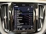 Volvo XC60 2.0 T8 Plug-in hybrid AWD Ultimate Dark Volvo XC60 VOLVO DEALER ONDERHOUDEN | PANODAK | ELEKTRISCHE TREKHAAK | CAMERA | STOEL- & STUURVERWARMING | HEAD-UP DISPLAY | MEMORY SEATS | HARMAN & KARDON | 20 INCH | RIJKLAAR + 12 MND BOVAG