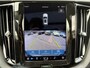 Volvo XC60 2.0 T8 Plug-in hybrid AWD Ultimate Dark Volvo XC60 VOLVO DEALER ONDERHOUDEN | PANODAK | ELEKTRISCHE TREKHAAK | CAMERA | STOEL- & STUURVERWARMING | HEAD-UP DISPLAY | MEMORY SEATS | HARMAN & KARDON | 20 INCH | RIJKLAAR + 12 MND BOVAG