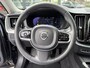 Volvo XC60 2.0 T8 Plug-in hybrid AWD Ultimate Dark Volvo XC60 VOLVO DEALER ONDERHOUDEN | PANODAK | ELEKTRISCHE TREKHAAK | CAMERA | STOEL- & STUURVERWARMING | HEAD-UP DISPLAY | MEMORY SEATS | HARMAN & KARDON | 20 INCH | RIJKLAAR + 12 MND BOVAG