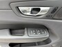 Volvo XC60 2.0 T8 Plug-in hybrid AWD Ultimate Dark Volvo XC60 VOLVO DEALER ONDERHOUDEN | PANODAK | ELEKTRISCHE TREKHAAK | CAMERA | STOEL- & STUURVERWARMING | HEAD-UP DISPLAY | MEMORY SEATS | HARMAN & KARDON | 20 INCH | RIJKLAAR + 12 MND BOVAG