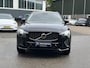 Volvo XC60 2.0 T8 Plug-in hybrid AWD Ultimate Dark Volvo XC60 VOLVO DEALER ONDERHOUDEN | PANODAK | ELEKTRISCHE TREKHAAK | CAMERA | STOEL- & STUURVERWARMING | HEAD-UP DISPLAY | MEMORY SEATS | HARMAN & KARDON | 20 INCH | RIJKLAAR + 12 MND BOVAG