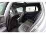 Volvo V60 T8 Twin Engine AWD R-Design | Trekhaak | Geventileerde Comfortstoelen | Parkeercamera | Harman Kardon | Apple Carplay/ Android Auto | BLIS Dodehoekdetectie | Elektrisch Verwarmbare Voorruit | Adaptieve Cruise Control