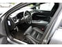 Volvo V60 T8 Twin Engine AWD R-Design | Trekhaak | Geventileerde Comfortstoelen | Parkeercamera | Harman Kardon | Apple Carplay/ Android Auto | BLIS Dodehoekdetectie | Elektrisch Verwarmbare Voorruit | Adaptieve Cruise Control