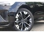 Volvo XC60 2.0 T6 Plug-in Hybrid AWD Ultra Dark | PHEV Long Range | Trekhaak | Luchtvering | Head-up Display | Harman Kardon Audio | Panoramadak | Keyless Entry | Elektrische Achterklep | BLIS | Cruise Control Adaptief | Navigatie
