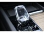 Volvo XC60 2.0 T6 Plug-in Hybrid AWD Ultra Dark | PHEV Long Range | Trekhaak | Luchtvering | Head-up Display | Harman Kardon Audio | Panoramadak | Keyless Entry | Elektrische Achterklep | BLIS | Cruise Control Adaptief | Navigatie