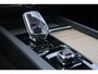 Volvo XC60 2.0 T6 Plug-in Hybrid AWD Ultra Dark | PHEV Long Range | Trekhaak | Luchtvering | Head-up Display | Harman Kardon Audio | Panoramadak | Keyless Entry | Elektrische Achterklep | BLIS | Cruise Control Adaptief | Navigatie