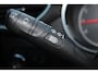 Opel Crossland 1.2-110pk Turbo 'Elegance'. Mooie en luxe hoogzitter met weinig km's ! Volautm. airco dual, cruise control, camera, comfortstoelen, metallic lak, LM wielen, navigatie, telefoonvoorb., lane- en side assist, parkeersensoren v+a, LED verlichting etc.