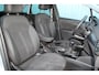 Opel Crossland 1.2-110pk Turbo 'Elegance'. Mooie en luxe hoogzitter met weinig km's ! Volautm. airco dual, cruise control, camera, comfortstoelen, metallic lak, LM wielen, navigatie, telefoonvoorb., lane- en side assist, parkeersensoren v+a, LED verlichting etc.