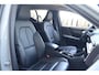 Volvo XC40 T5 Recharge Plus Dark | Stoelverwarming | Trekhaak | Leder | H/K | Memory Stoelen | Glossy Black | Keyless