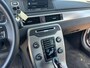 Volvo V70 1.6 T4 Nordic+ | Trekhaak | Lederen Bekleding | Stoelverwarming | Bi-Xenon Adaptief | Navigatie | Parkeerverwarming | Parkeersensoren | Bluetooth | High Performance Audio