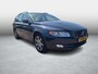 Volvo V70 1.6 T4 Nordic+ | Trekhaak | Lederen Bekleding | Stoelverwarming | Bi-Xenon Adaptief | Navigatie | Parkeerverwarming | Parkeersensoren | Bluetooth | High Performance Audio