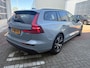 Volvo V60 2.0 B3 Essential Edition | Achteruitrijcamera | Parkeersensoren | BLIS | Cruise Control Adaptief | Stoelverwarming voor en achter | Lichtmetalen Velgen 18 inch | Navigatie | Apple Carplay | Android Auto